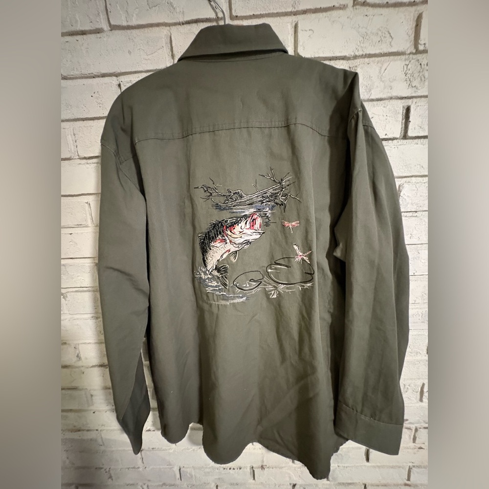 REDHEAD Men’s shirt, heavyweight 100% cotton embroidered bass button-down NWOT